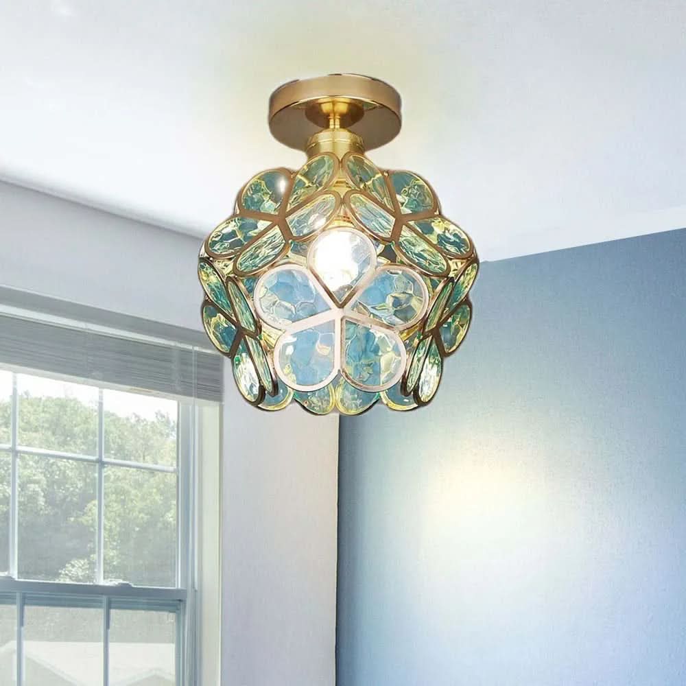 Szklana lampa sufitowa w stylu kwiatowym z delikatnymi szklanymi kwiatami, idealna do przytulnych przedpokojów i małych przestrzeni
