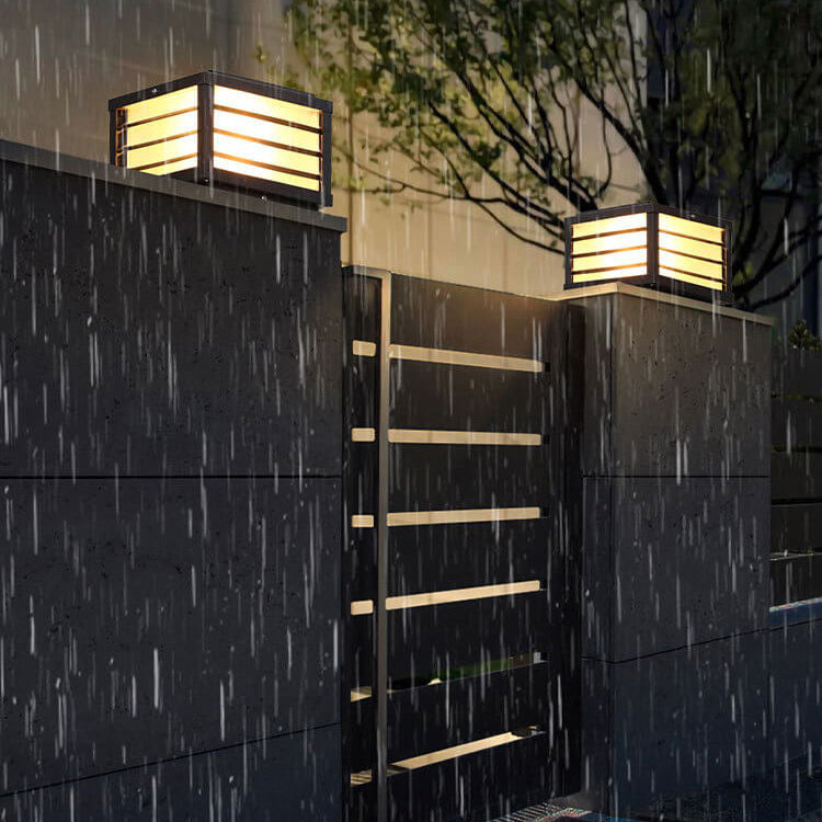 Lampe murale solaire extérieure noire, design carré pour montage sur clôture, pour murs et espaces de vie extérieurs