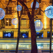 Hanging LED Sphere Lights With Metal Wire Ball Pattern For Outdoor Decor And Patio Ambience