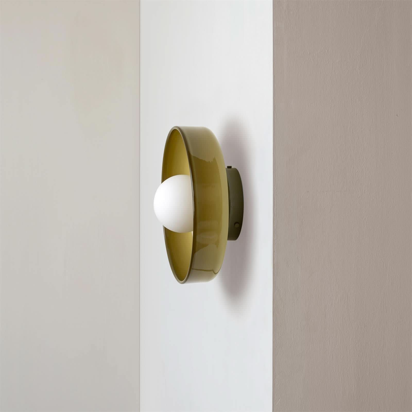 Moderne rund loftslampe med elegant glasdesign til moderne stuer, køkkener og gange