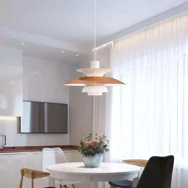 Moderne Aurora LED pendel med E27 metalskærm til boligindretning og moderne opholdsrum