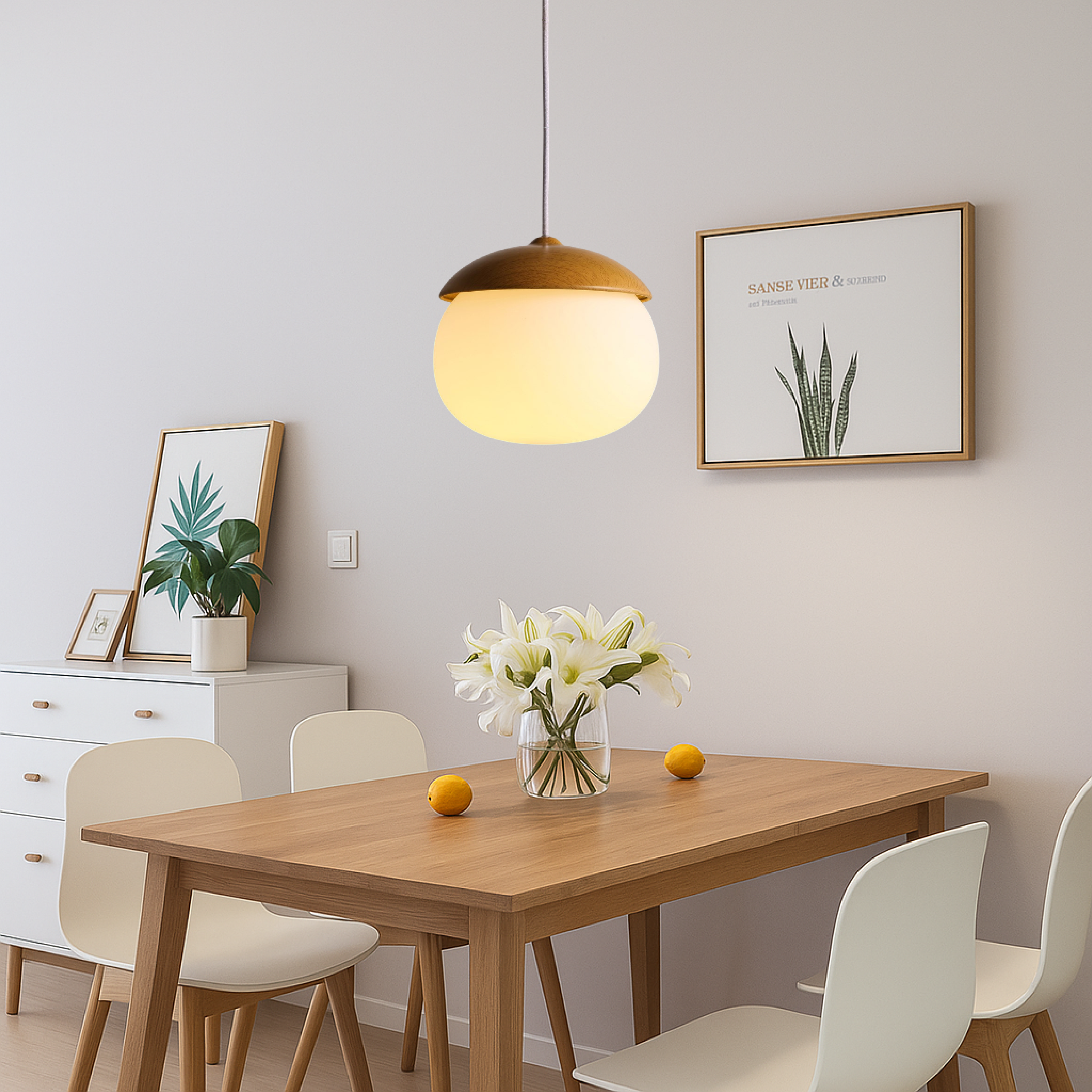 Nordisk træ- og glaspendel i moderne design til sofistikerede interiører og opholdsrum