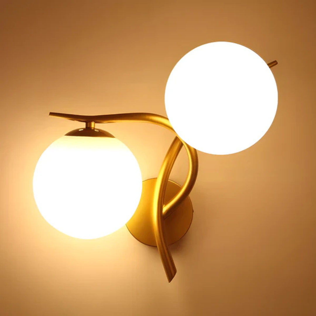 Lámpara de pared LED de vidrio y cobre con luz blanca cálida para salas, pasillos y dormitorios