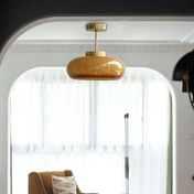 Lampada a sospensione nordica senza tempo con fascino scandinavo e plafoniera minimalista