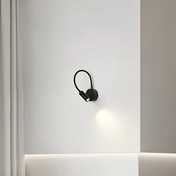 Musta langaton LED-seinävalaisin joustavalla varrella, moderni minimalistinen muotoilu makuuhuoneisiin, olohuoneisiin ja kotitoimistoihin