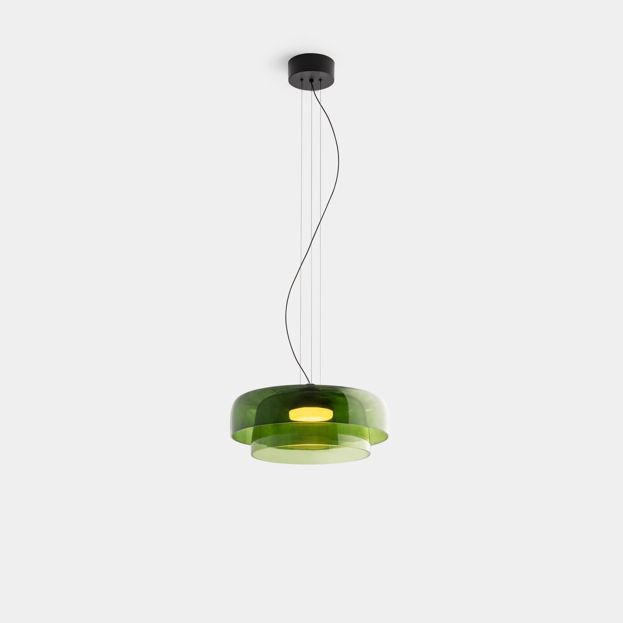 Aurora glasophængt lampe med unikt metal- og glasvedhængsdesign til moderne interiører