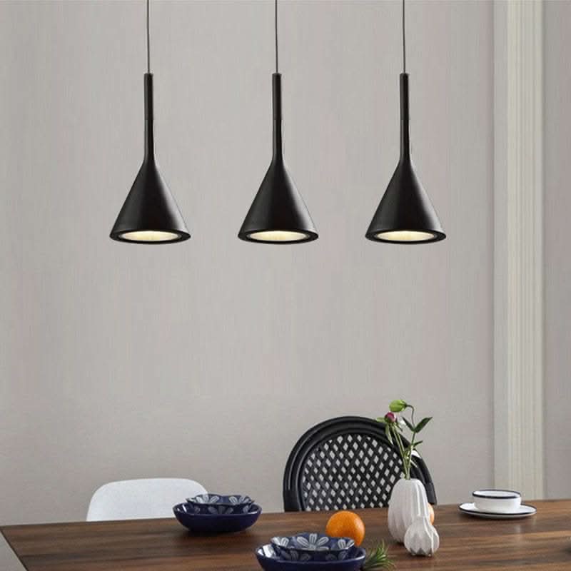 Lampada a sospensione triangolare contemporanea per soffitto soggiorno, elegante apparecchio geometrico per interni moderni