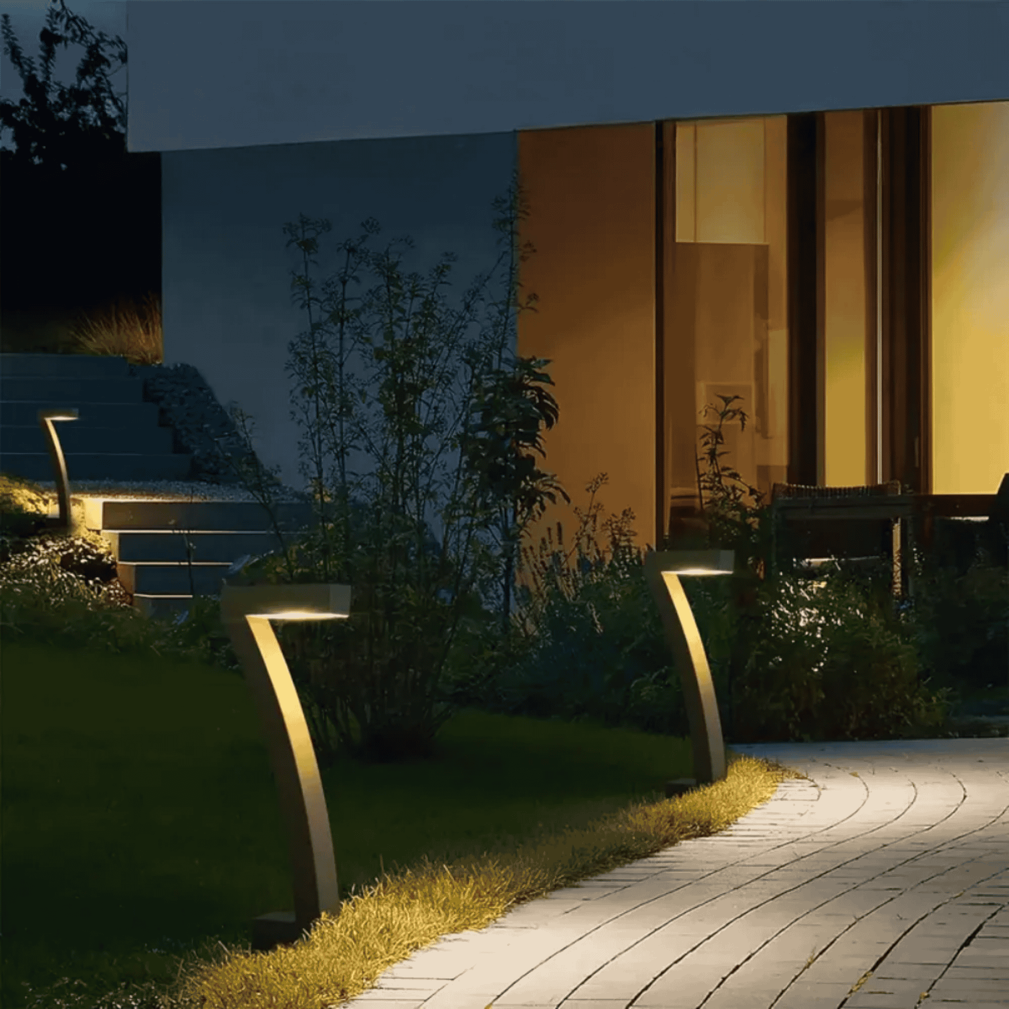 6_12_Pack_SunGlow_Outdoor_Lights_4.png