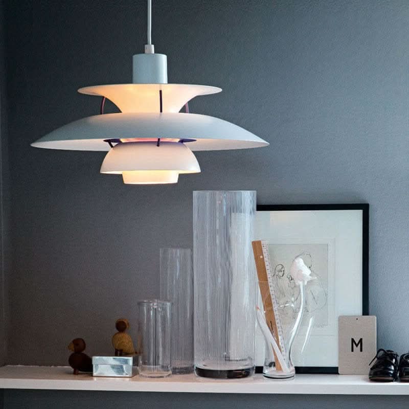 Moderne Aurora LED pendel med E27 metalskærm til boligindretning og moderne opholdsrum