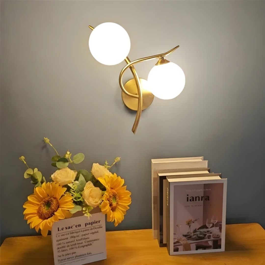 Lámpara de pared LED de vidrio y cobre con luz blanca cálida para salas, pasillos y dormitorios