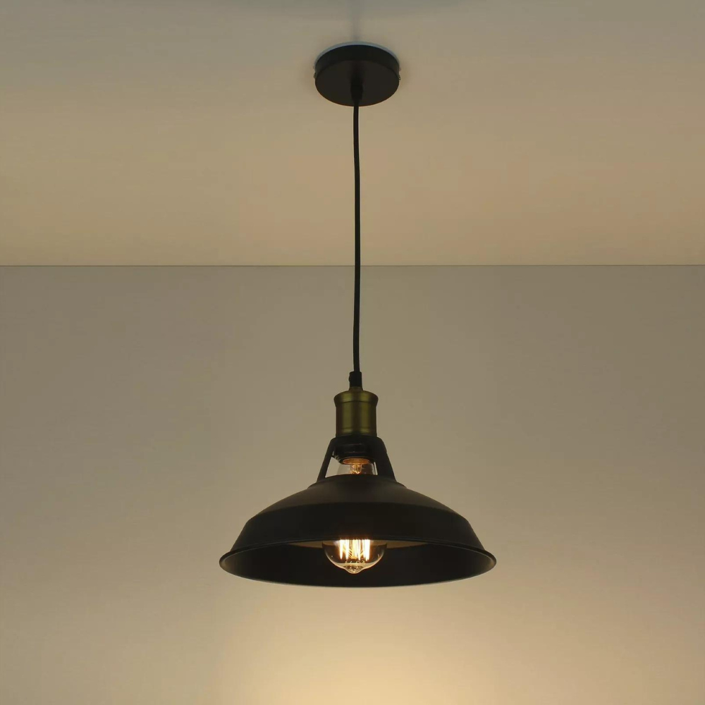 Moderne farverig metalpendel til stuer og spisesteder i moderne stil