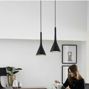 Lampada a sospensione triangolare contemporanea per soffitto soggiorno, elegante apparecchio geometrico per interni moderni