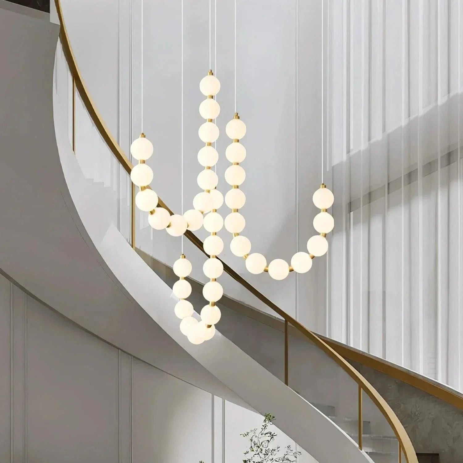 Art_Pearl_Necklace_Chandelier_10.webp