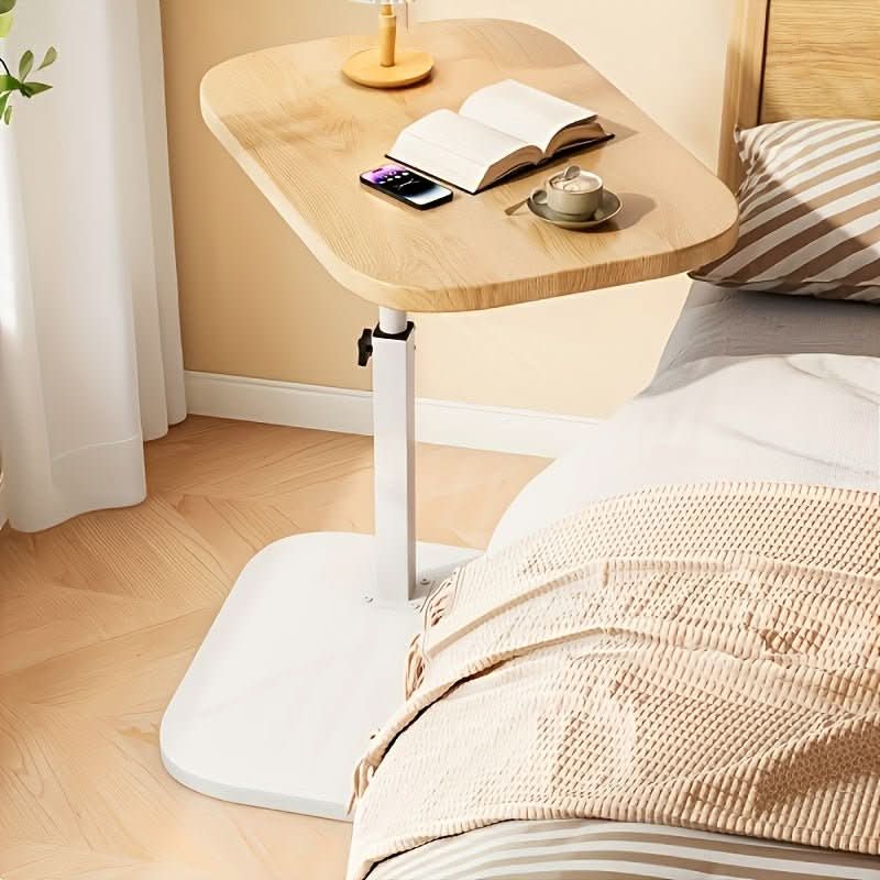 Mesa Lateral ElevateFlex Ajustável em Altura para Sofá e Cama com Uso Versátil em Qualquer Lugar