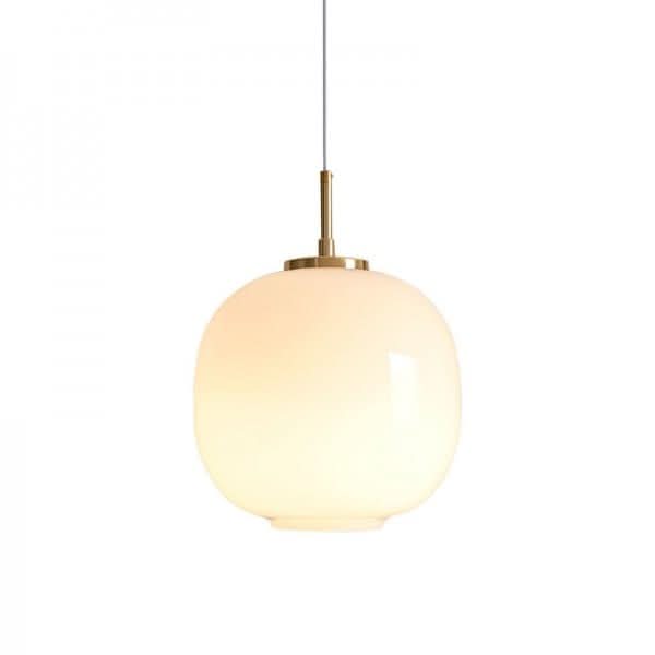 Opaline glaspendel med nordisk lanterndesign til varme, minimalistiske interiører og blid stemning