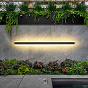 Udendørs LED-væglampe med slankt lineært design til terrasser og indgange i moderne stil