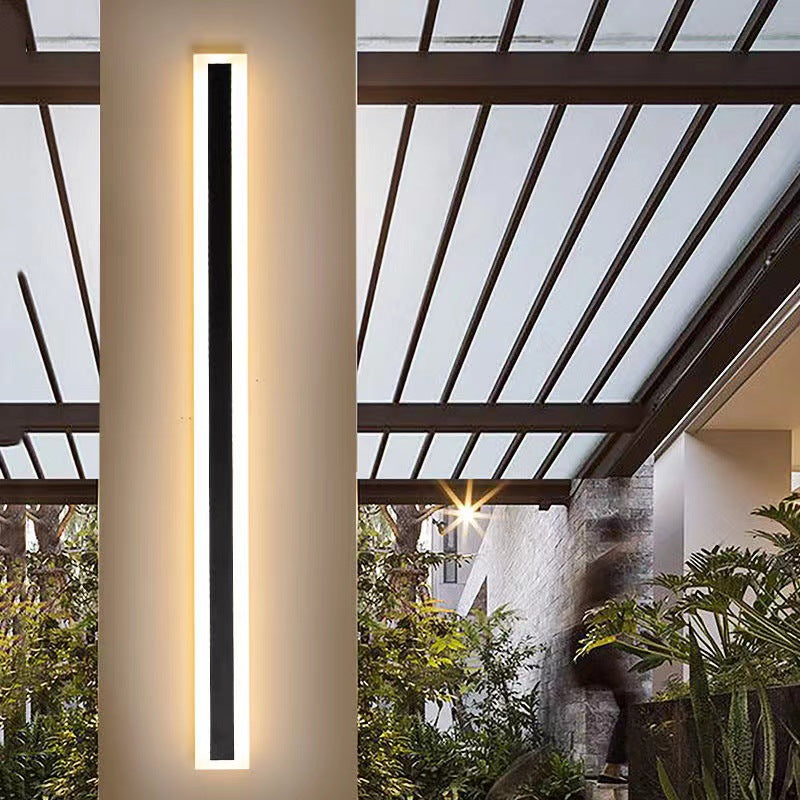Udendørs LED-væglampe med slankt lineært design til terrasser og indgange i moderne stil