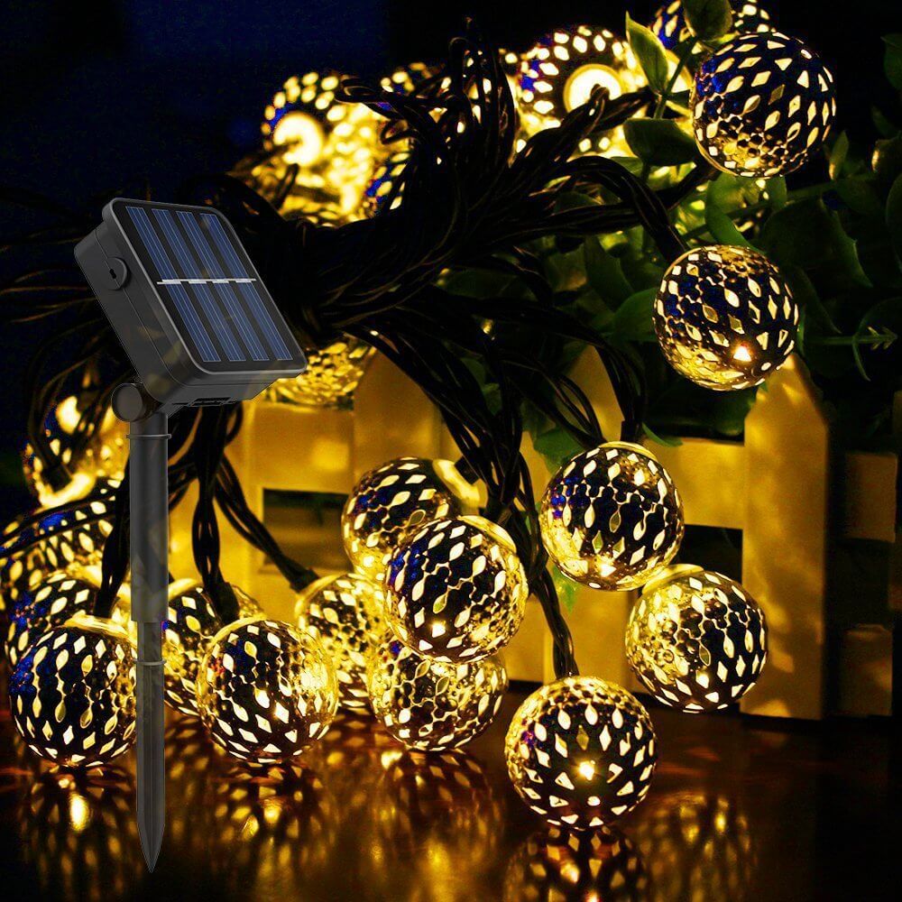 Solcelle Have Lyskæde med marokkanske mønstrede kuglelanterner til at skabe udendørs stemning