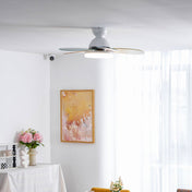 Loftventilator i blomstermotiv med LED-lys