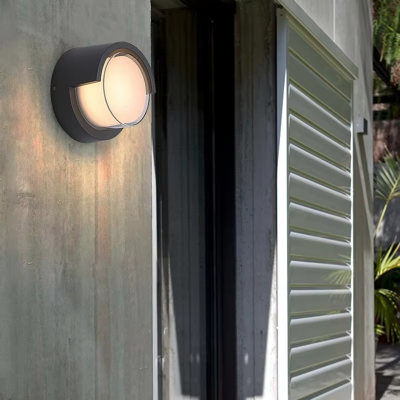 Lampe murale extérieure solaire avec détecteur de mouvement Lampe murale extérieure solaire avec détecteur de mouvement