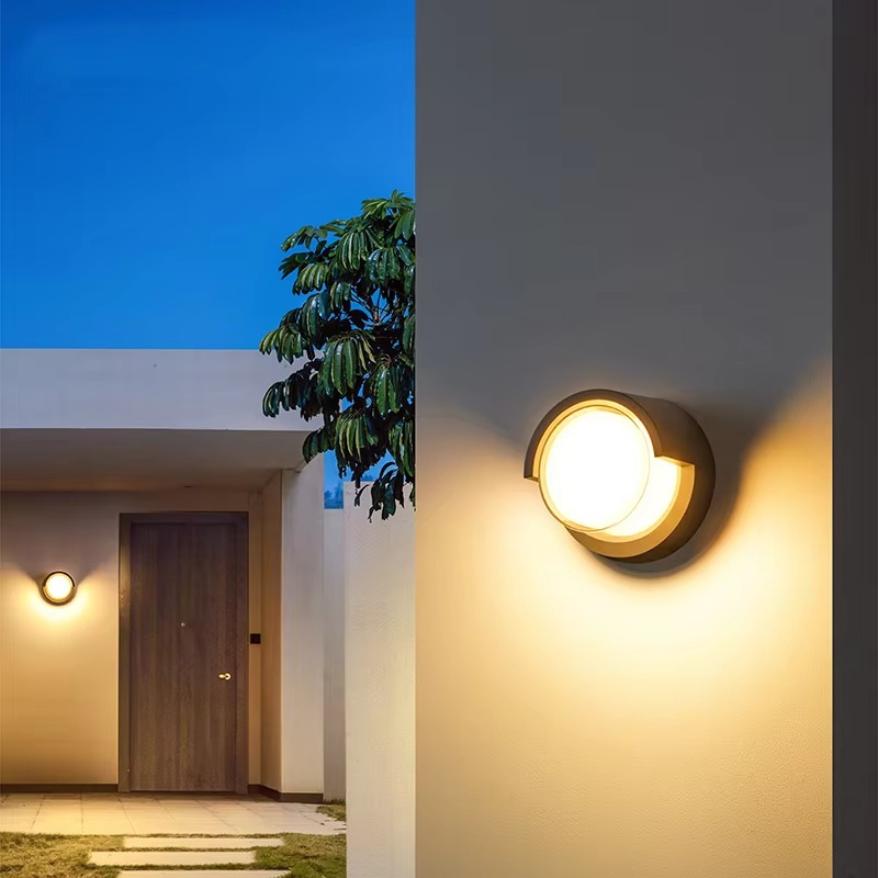 Lampe murale extérieure solaire avec détecteur de mouvement Lampe murale extérieure solaire avec détecteur de mouvement