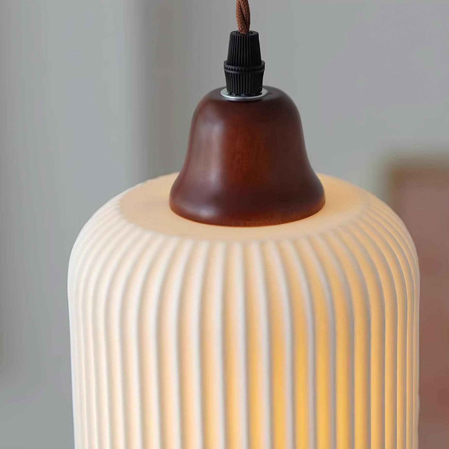 Suspension en céramique rustique avec accent en chêne pour salle à manger ou luminaire de plafond de cuisine style