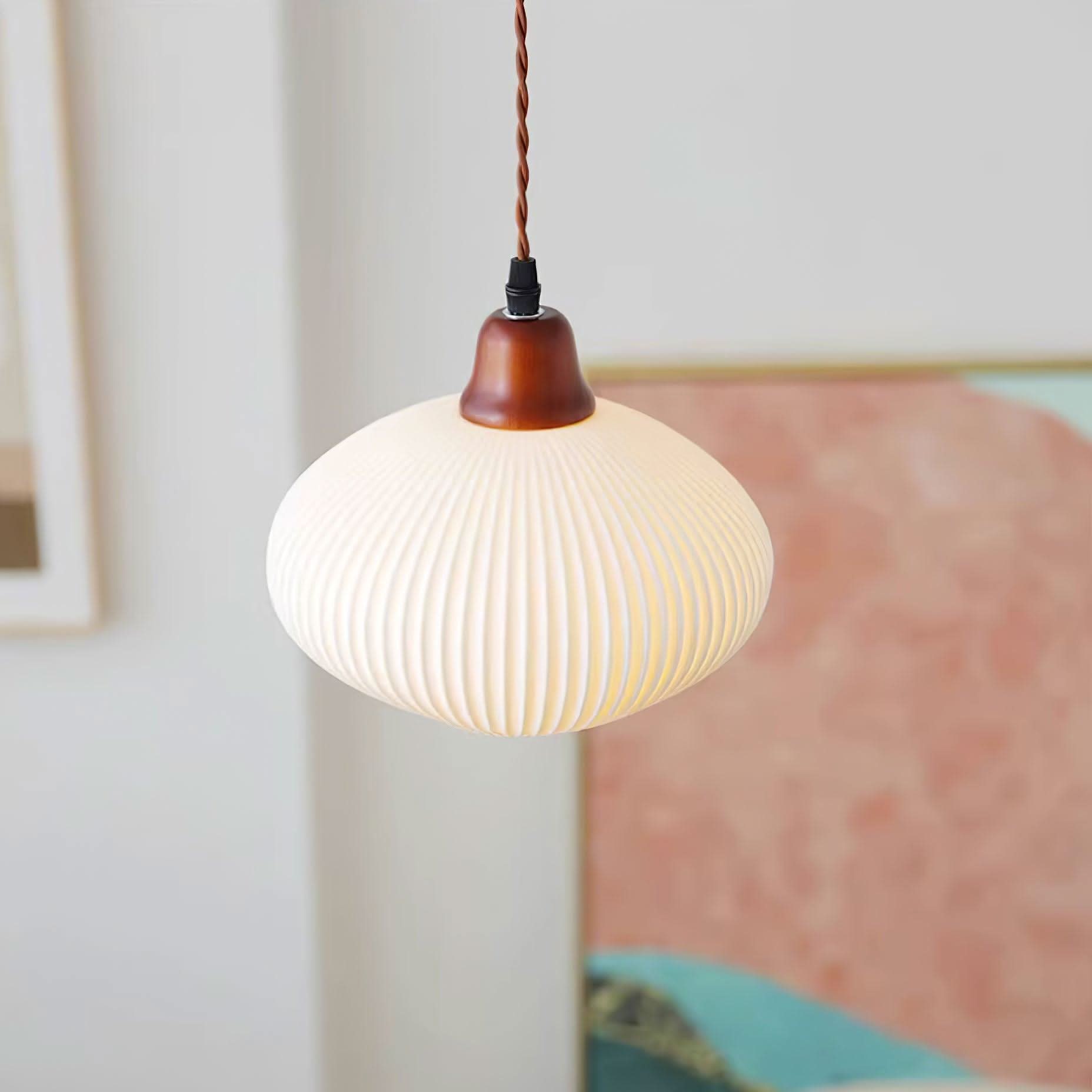 Suspension en céramique rustique avec accent en chêne pour salle à manger ou luminaire de plafond de cuisine style