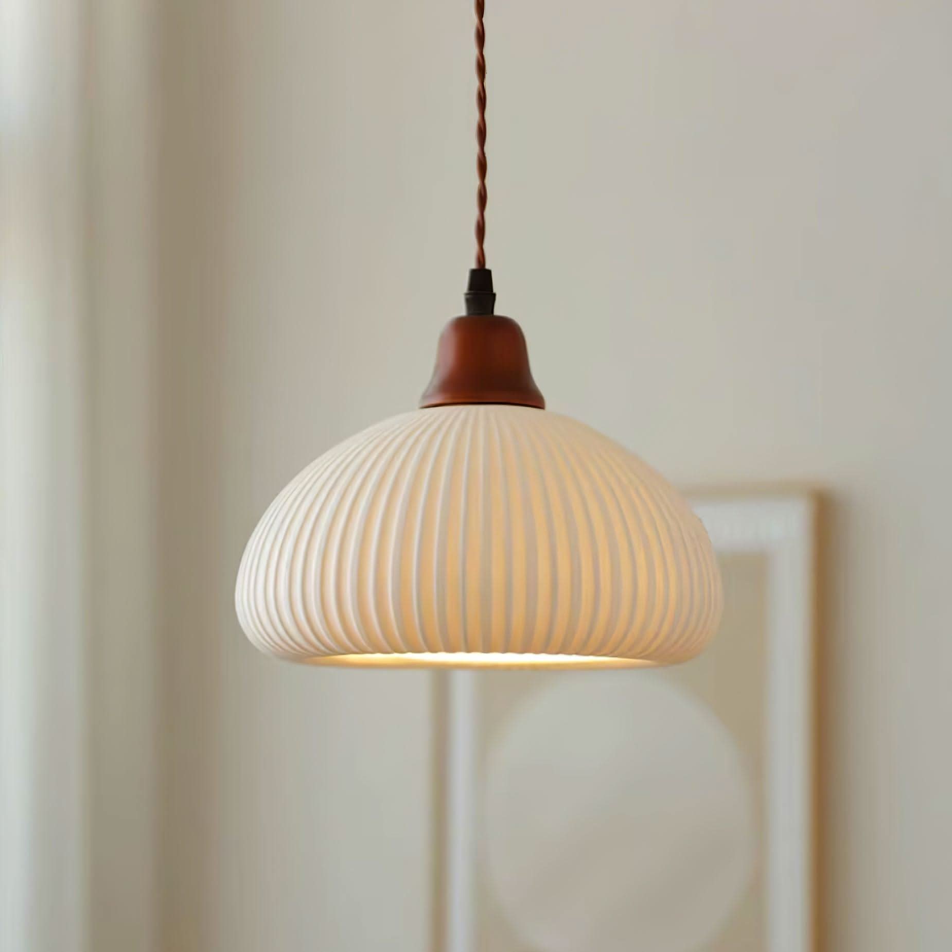 Suspension en céramique rustique avec accent en chêne pour salle à manger ou luminaire de plafond de cuisine style