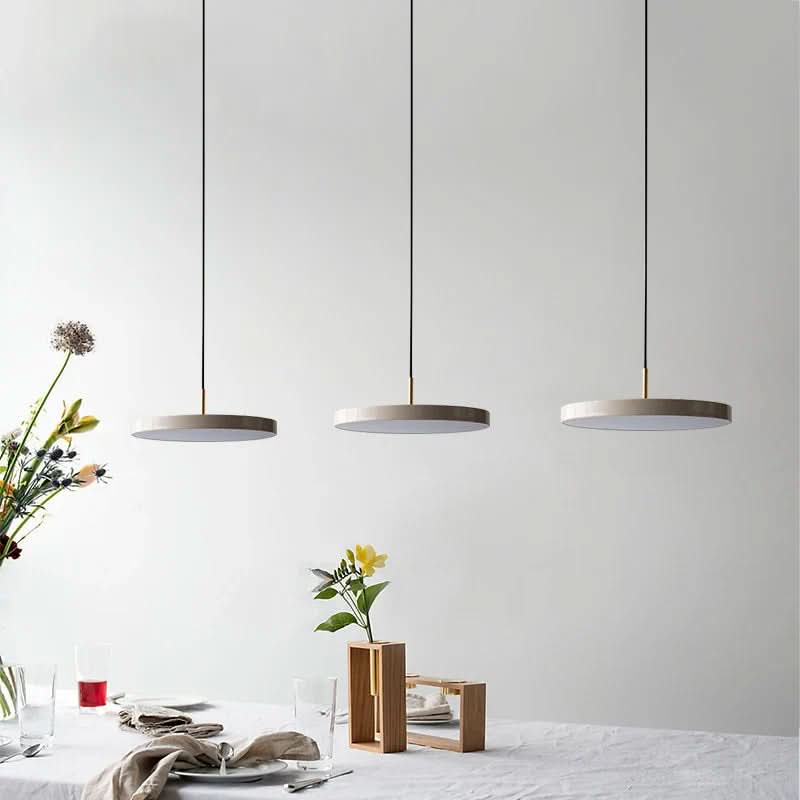 NovaLumen Moderne UFO LED Pendel Lys Med En Elegant Metalarmatur Til Moderne Interiører