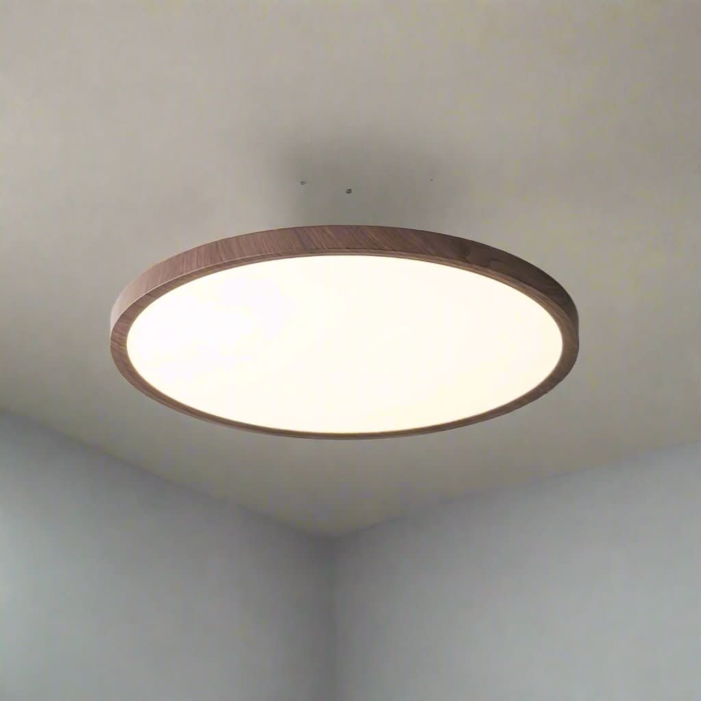 Slank ultratynd rund LED-loftlampe med valnødfinish til moderne hjem og opholdsrum i moderne interiører