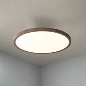 Slank ultratynd rund LED-loftlampe med valnødfinish til moderne hjem og opholdsrum i moderne interiører