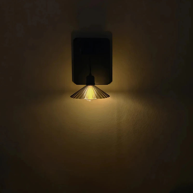 Utomhusvägglampa med hängande skärm och skymningssensor för uteplatser, balkonger, entréer och trädgårdskonstruktioner
