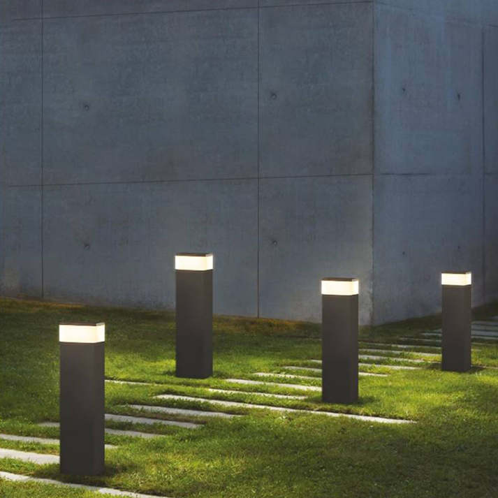 Zonne-energie_Buitenlamp_van_Metaal__Rechthoekige_LED_Wandlamp_Buiten_voor_Patio_s_en_Tuinen__IP65_Weerbestendig_0.png