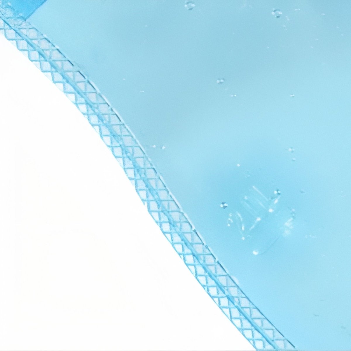 Poche à eau durable avec tube de boisson flexible pour longues aventures en plein air sur les sentiers de randonnée par SummitPulse