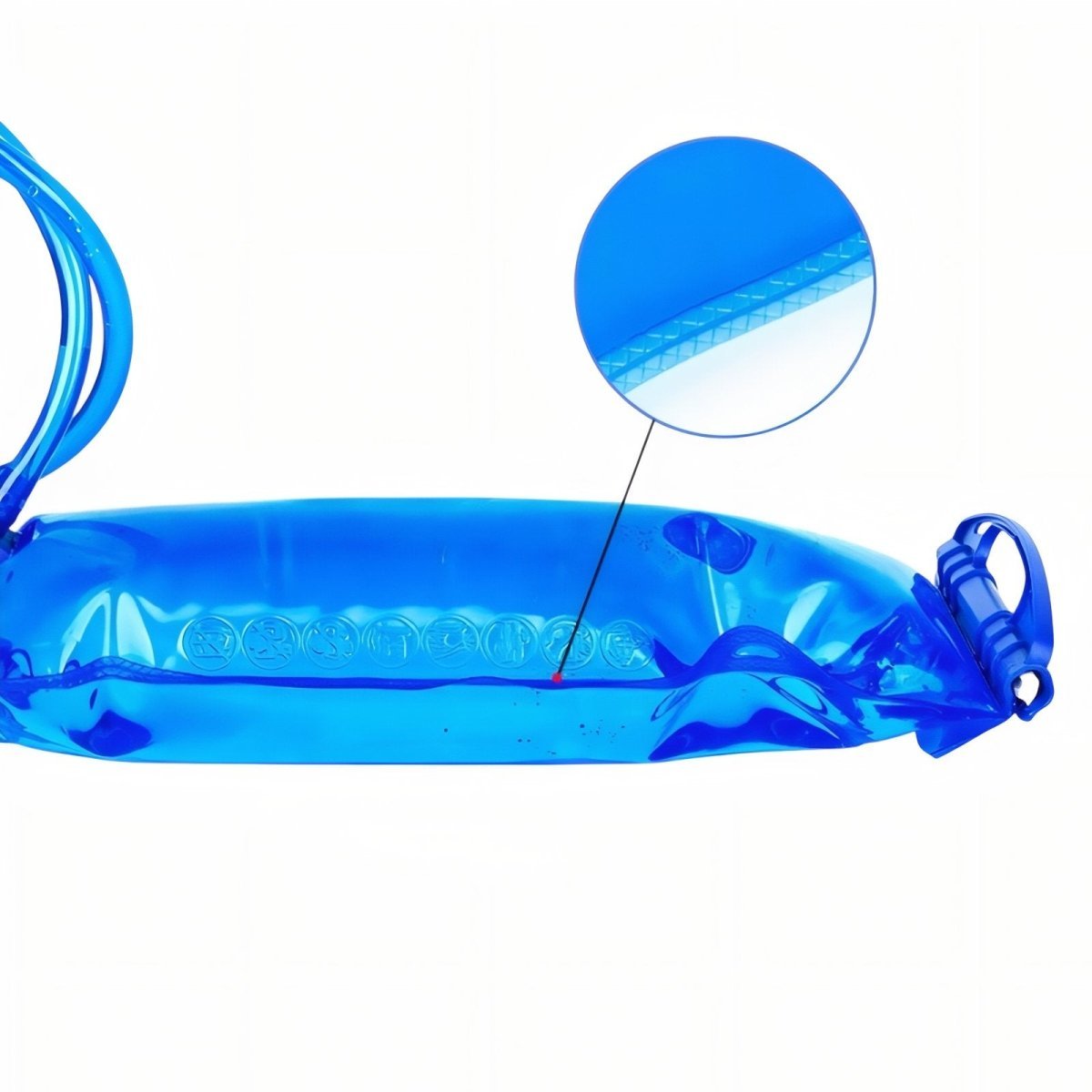Poche à eau durable avec tube de boisson flexible pour longues aventures en plein air sur les sentiers de randonnée par SummitPulse