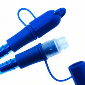 Poche à eau durable avec tube de boisson flexible pour longues aventures en plein air sur les sentiers de randonnée par SummitPulse