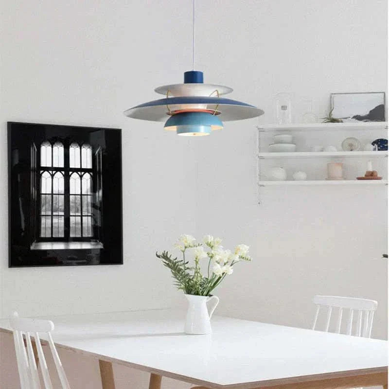 Moderne Aurora LED pendel med E27 metalskærm til boligindretning og moderne opholdsrum