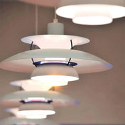 Moderne Aurora LED pendel med E27 metalskærm til boligindretning og moderne opholdsrum