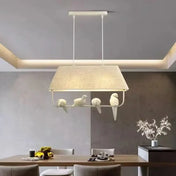 Suspension en rotin nordique pour intérieurs Un luminaire de plafond scandinave élégant pour maisons modernes