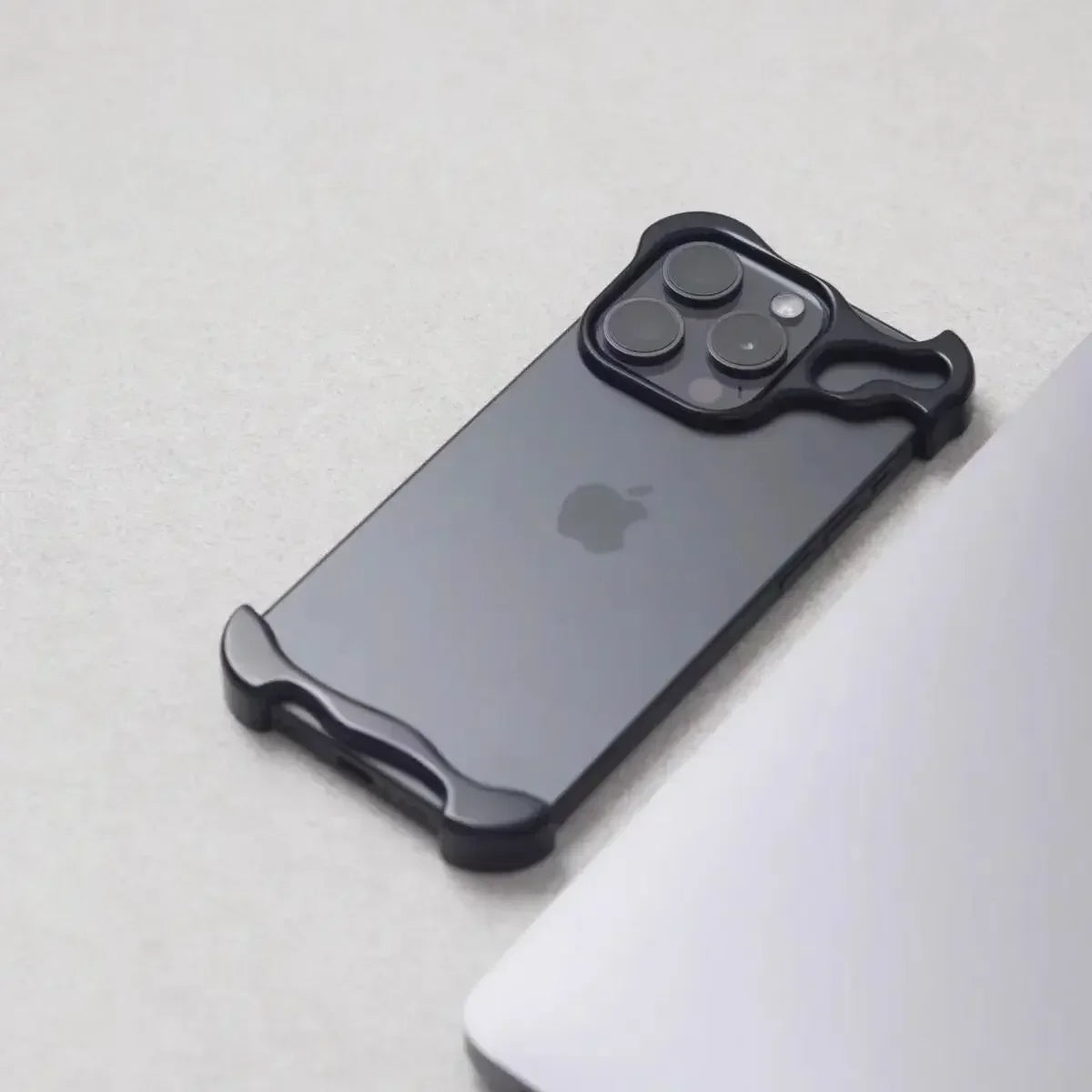 Funda para teléfono con parachoques de aleación de aluminio irregular y suntuosa para NovaPhone, edición premium de accesorio portátil