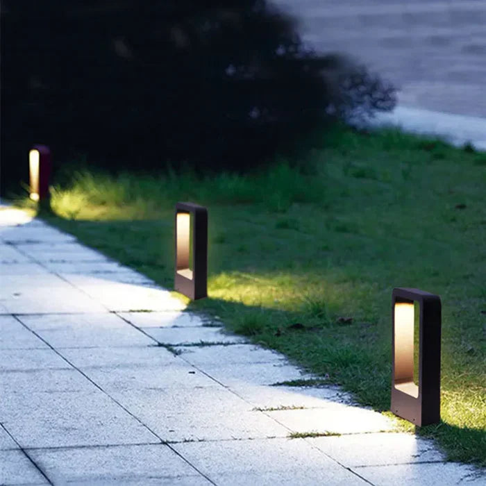 gartenweg_leuchte_led_aussen_seite_Crystalli4952.webp