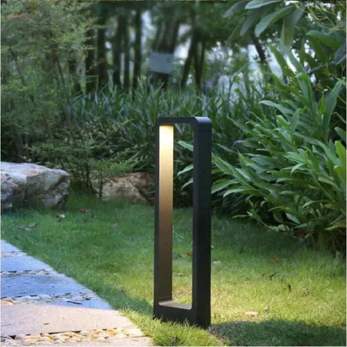 gartenwegbeleuchtung_modernes_design_seitenansicht_Crystalli5000.webp