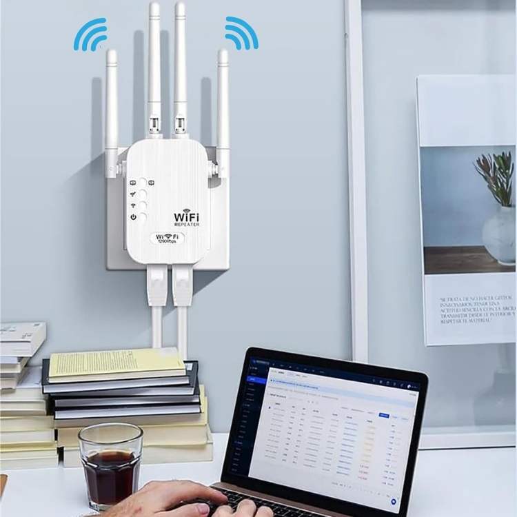 Langtrækkende udendørs 5G WiFi-forstærker og extender til udendørs WiFi-repeaterbrug
