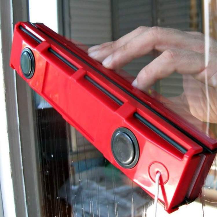 magnetic-double-sided-window-cleaner-window-cleaner-360050.jpg