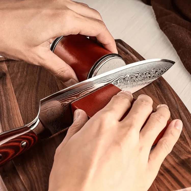 Aiguiseur de Couteaux Rotatif NovaEdge Avec Résultats Tranchants Comme un Rasoir en Quelques Secondes Pour Usage Domestique